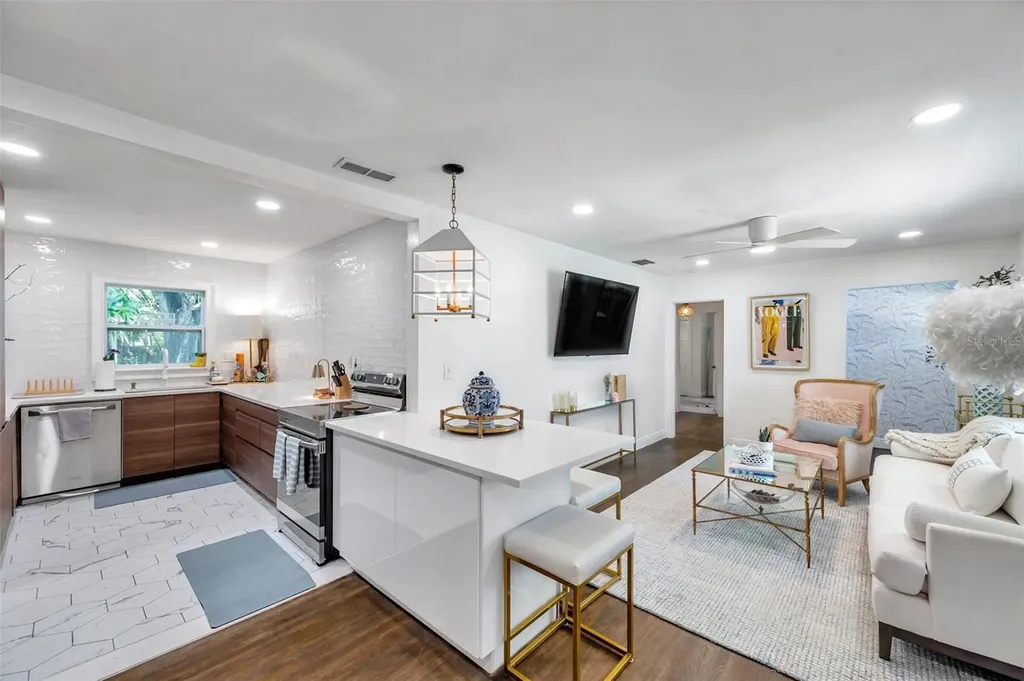 4019 W Bay To Bay Boulevard Tampa FL 33629