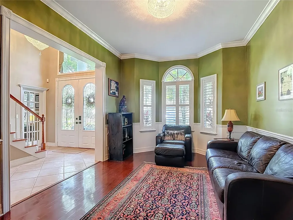2425 Valrico Forest Drive Valrico FL 33594