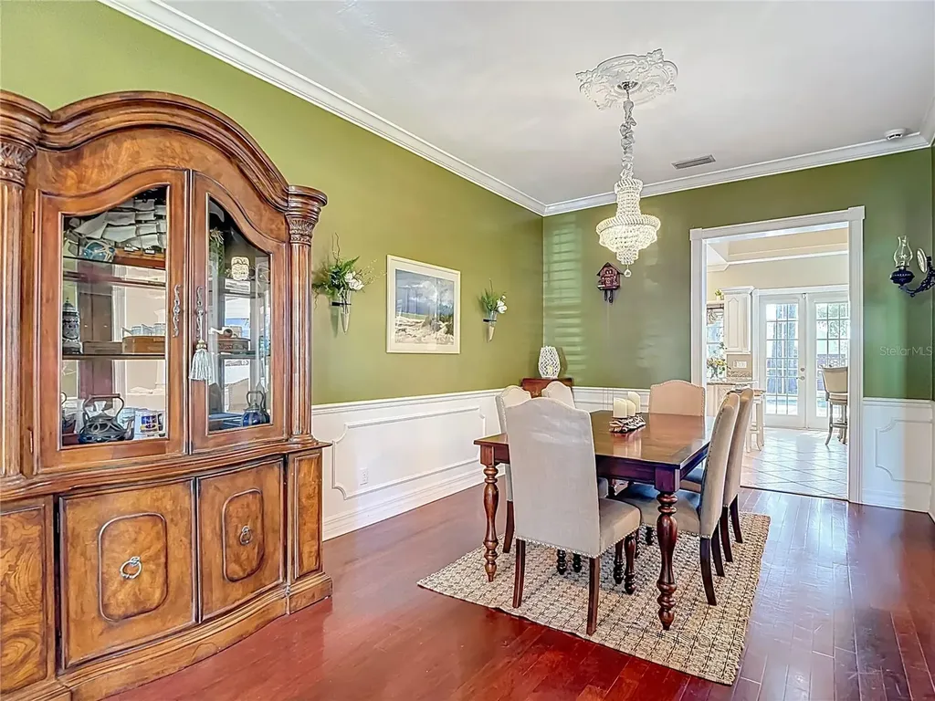2425 Valrico Forest Drive Valrico FL 33594