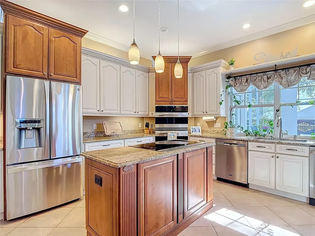 2425 Valrico Forest Drive Valrico FL 33594
