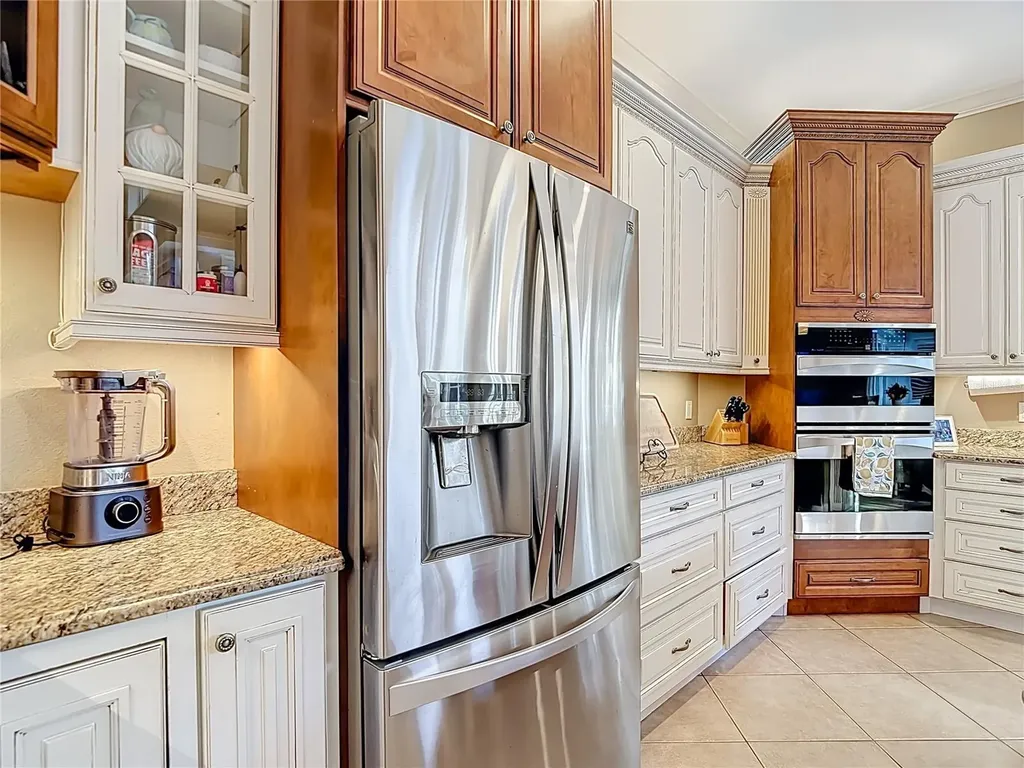 2425 Valrico Forest Drive Valrico FL 33594