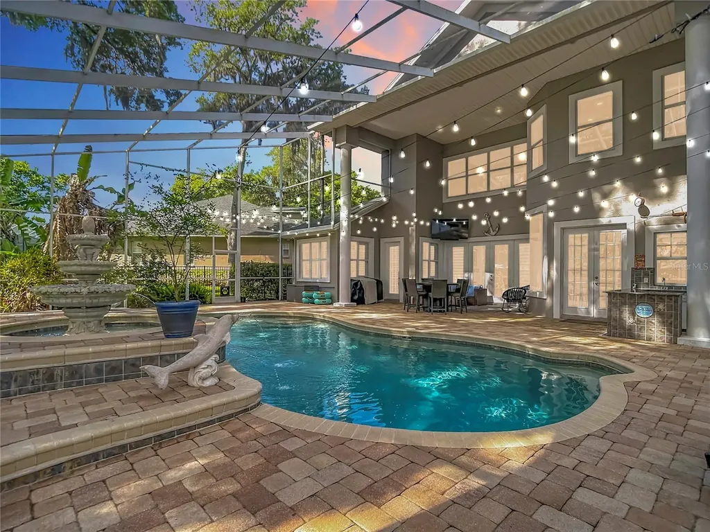 2425 Valrico Forest Drive Valrico FL 33594