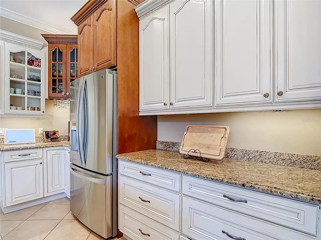 2425 Valrico Forest Drive Valrico FL 33594