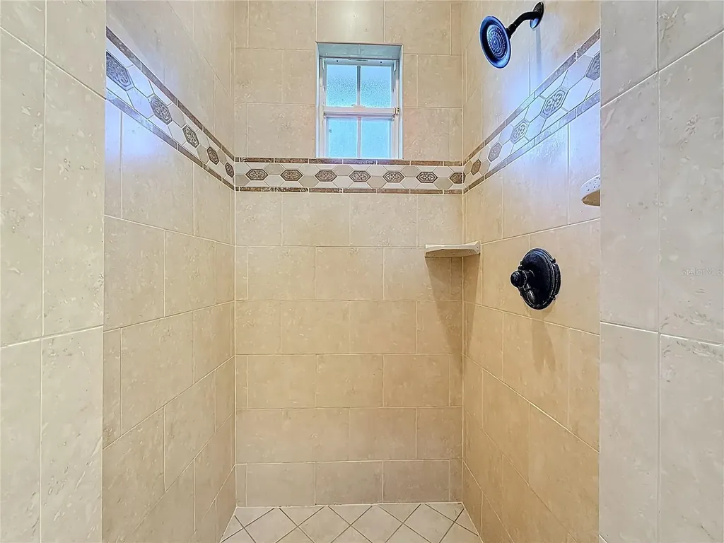 2425 Valrico Forest Drive Valrico FL 33594