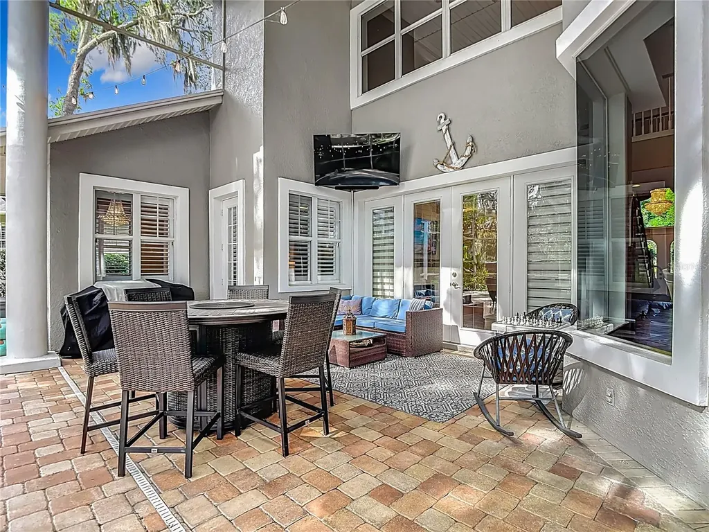 2425 Valrico Forest Drive Valrico FL 33594