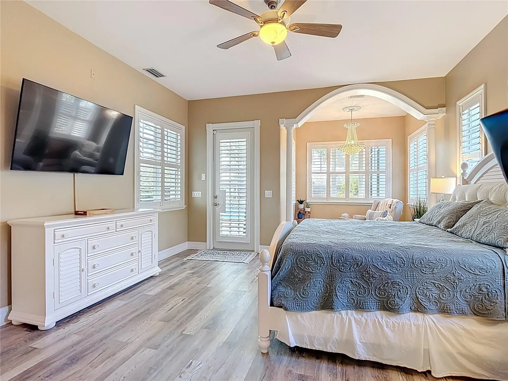 2425 Valrico Forest Drive Valrico FL 33594
