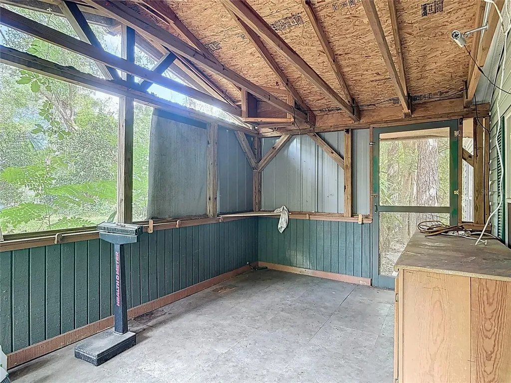27912 Lake Avenue Paisley FL 32767