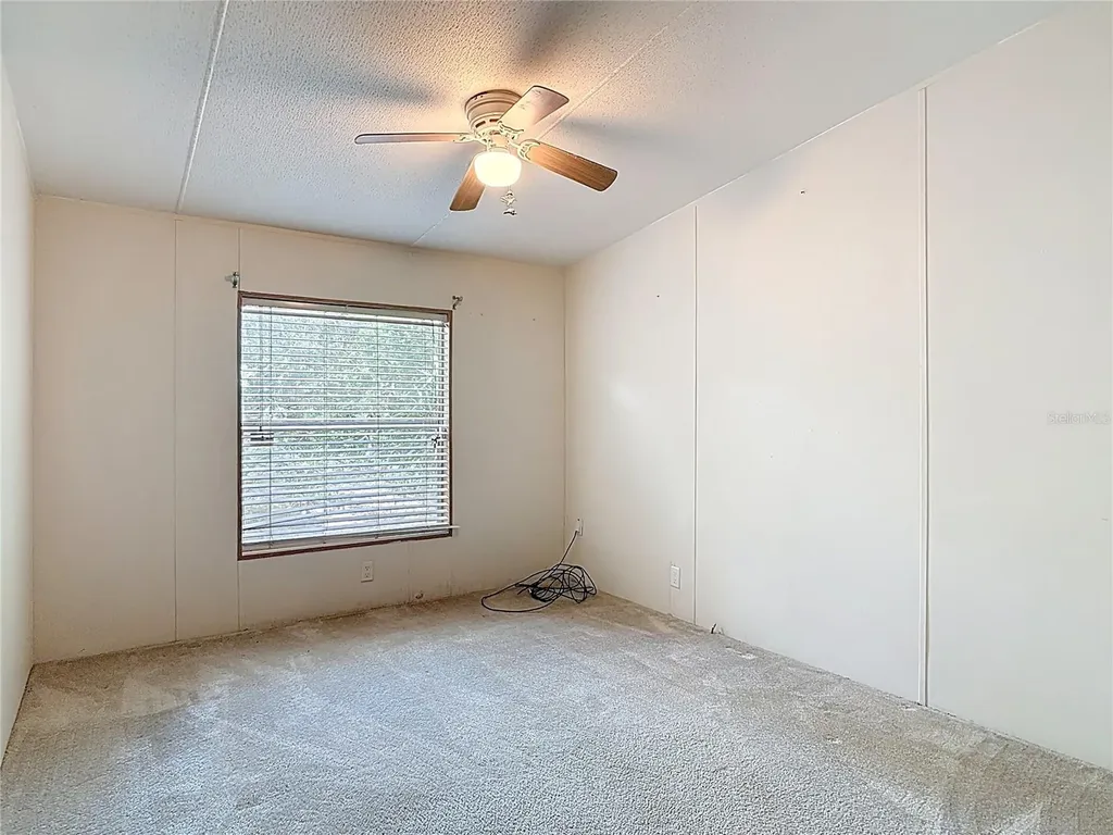 27912 Lake Avenue Paisley FL 32767