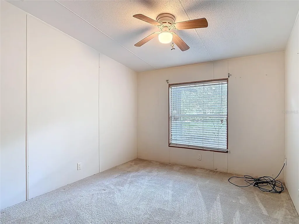 27912 Lake Avenue Paisley FL 32767
