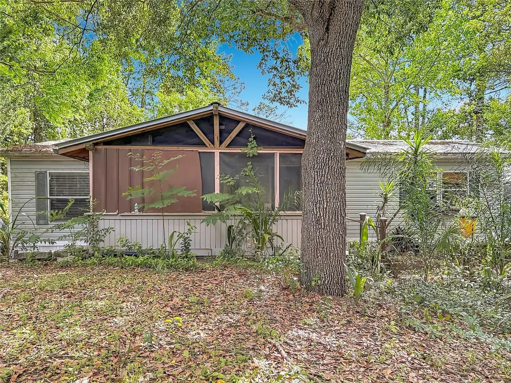 27912 Lake Avenue Paisley FL 32767