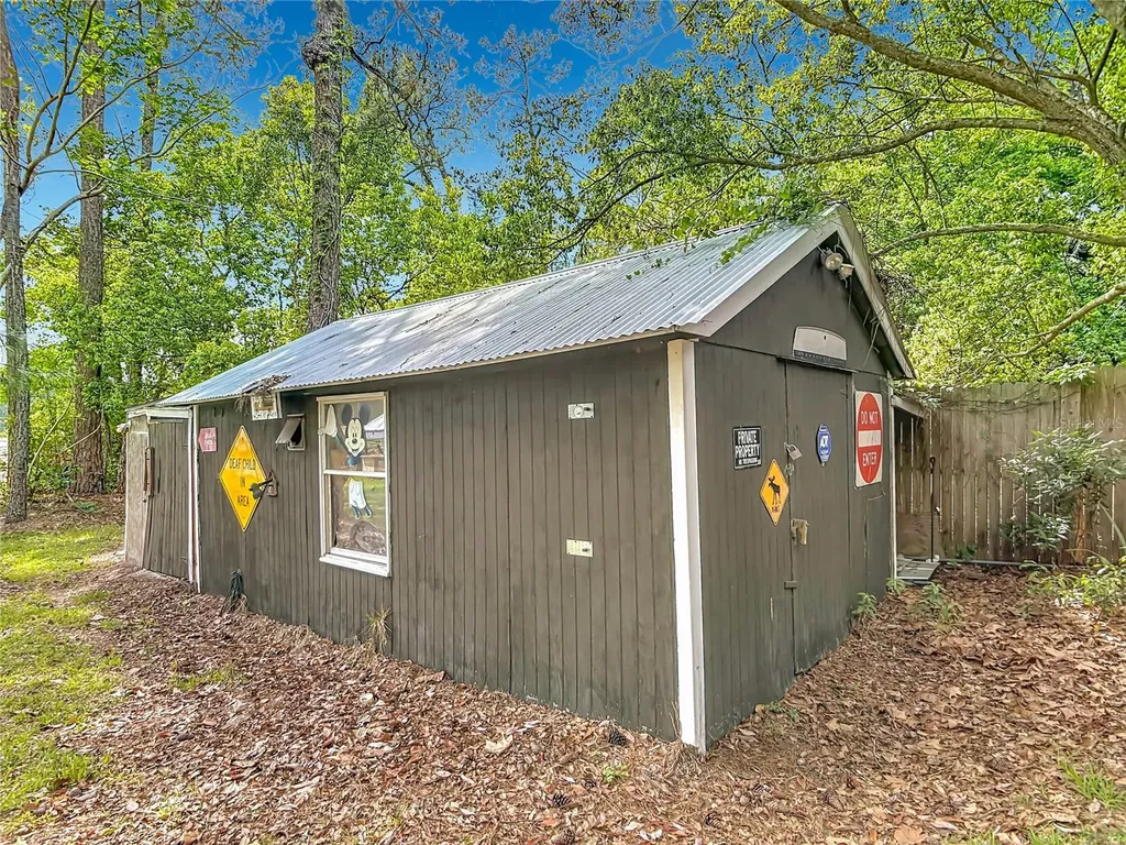 27912 Lake Avenue Paisley FL 32767