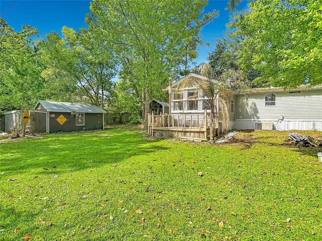 27912 Lake Avenue Paisley FL 32767