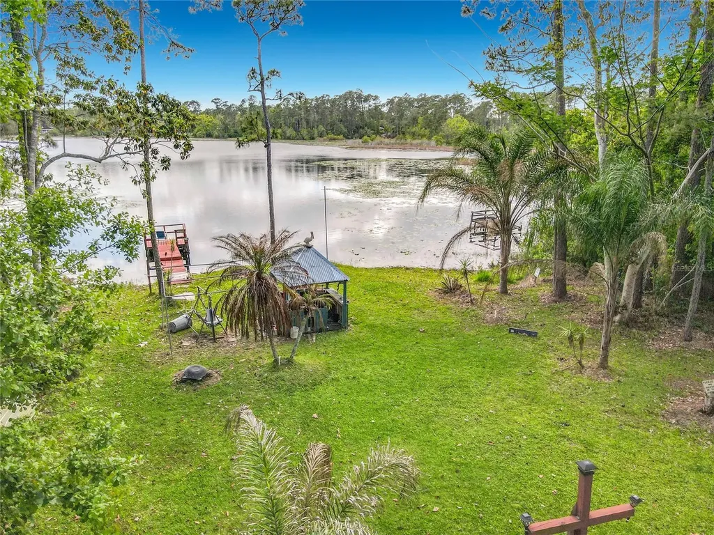27912 Lake Avenue Paisley FL 32767
