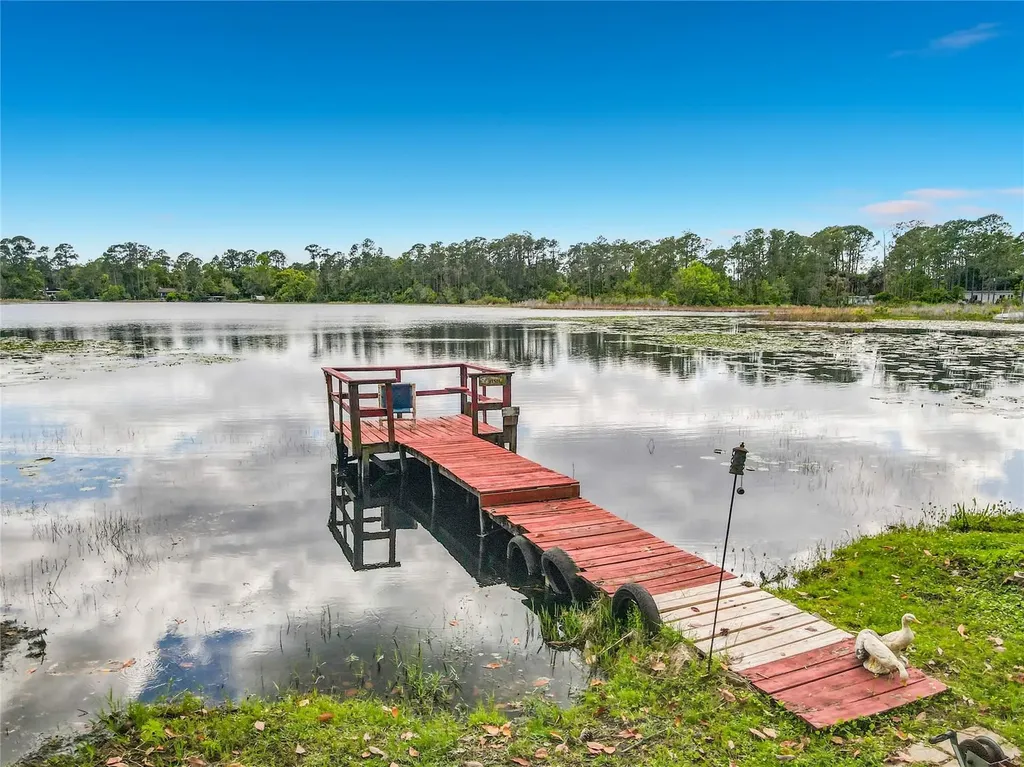 27912 Lake Avenue Paisley FL 32767