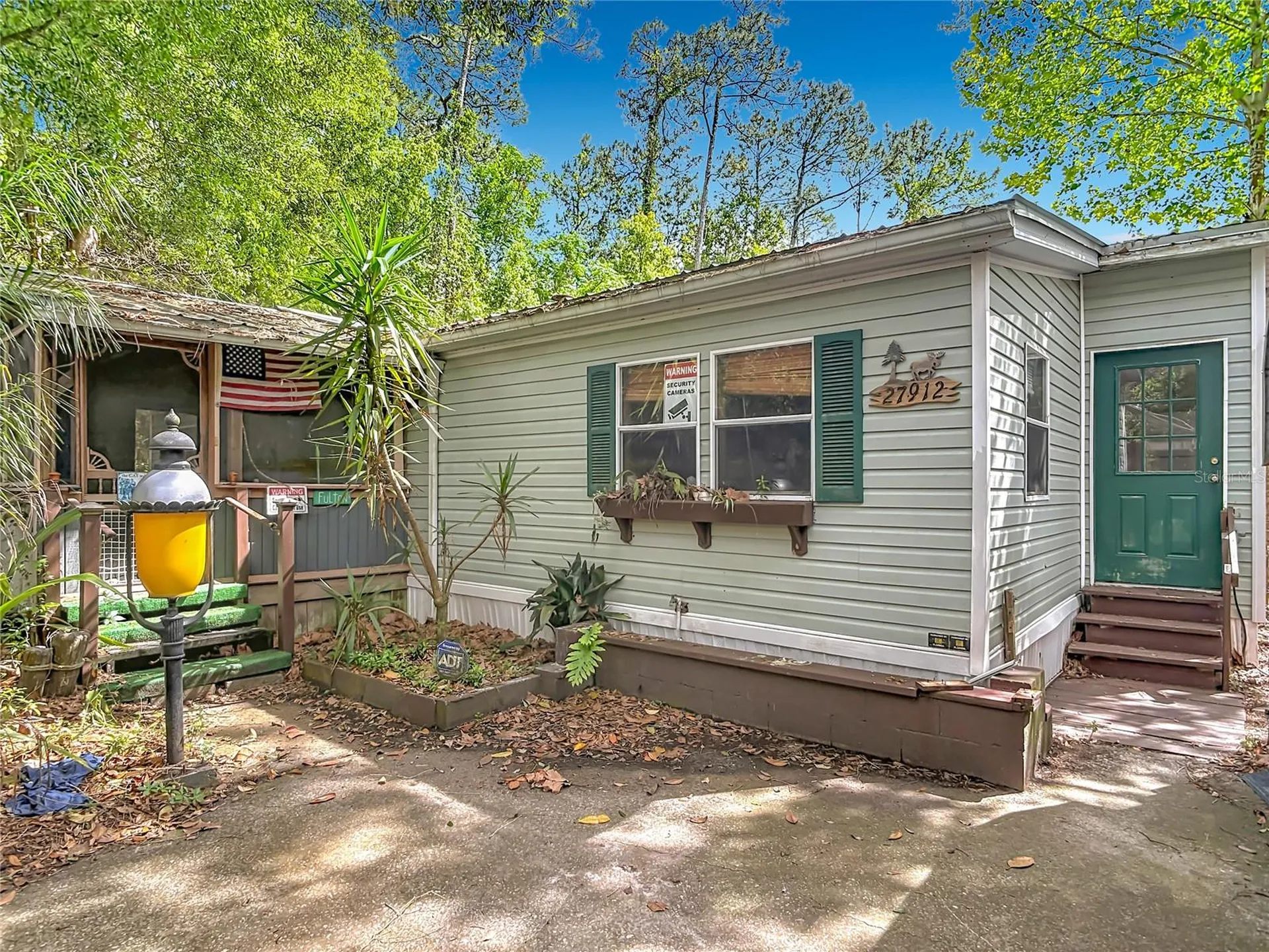 27912 Lake Avenue Paisley FL 32767