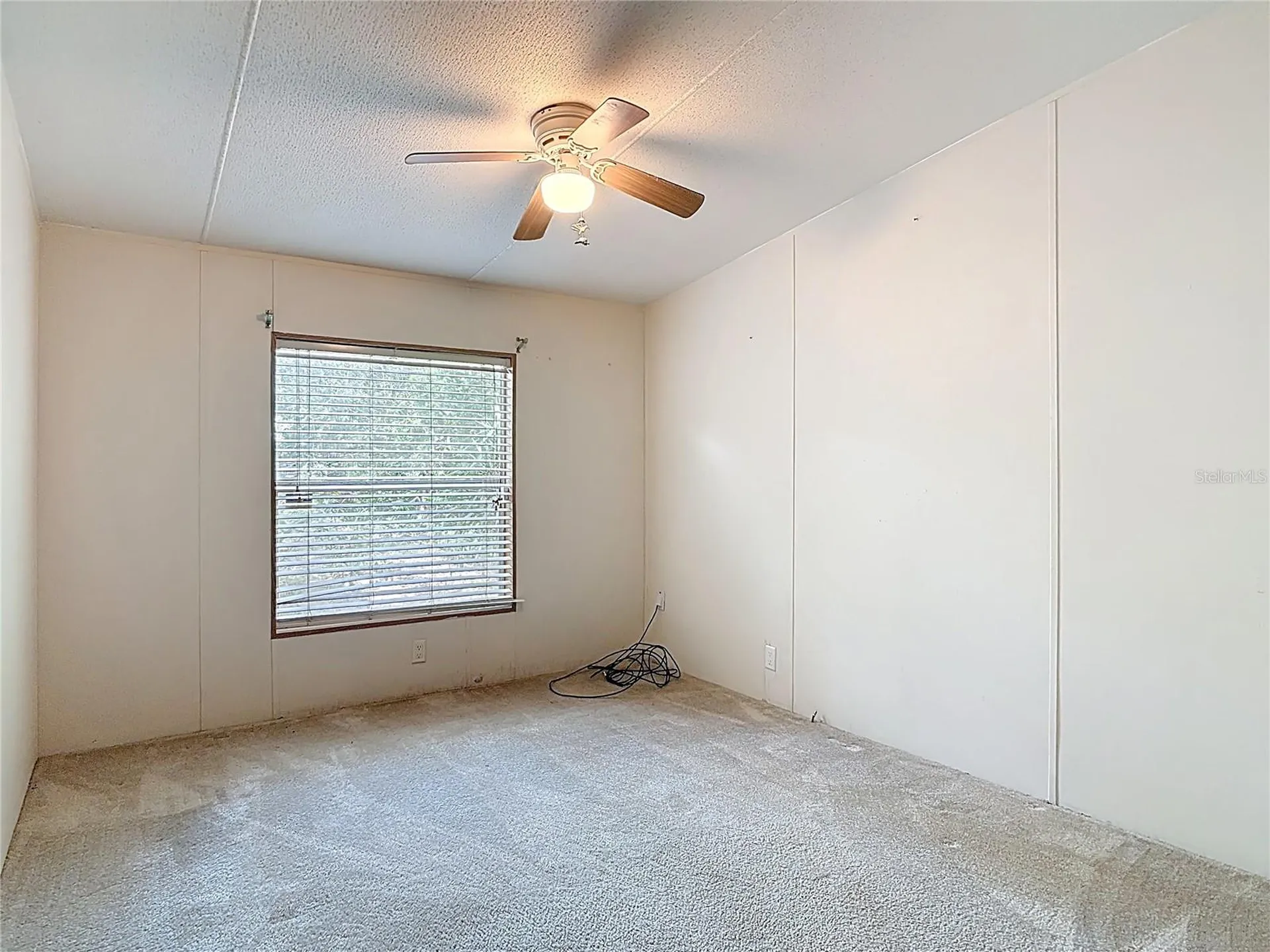 27912 Lake Avenue Paisley FL 32767