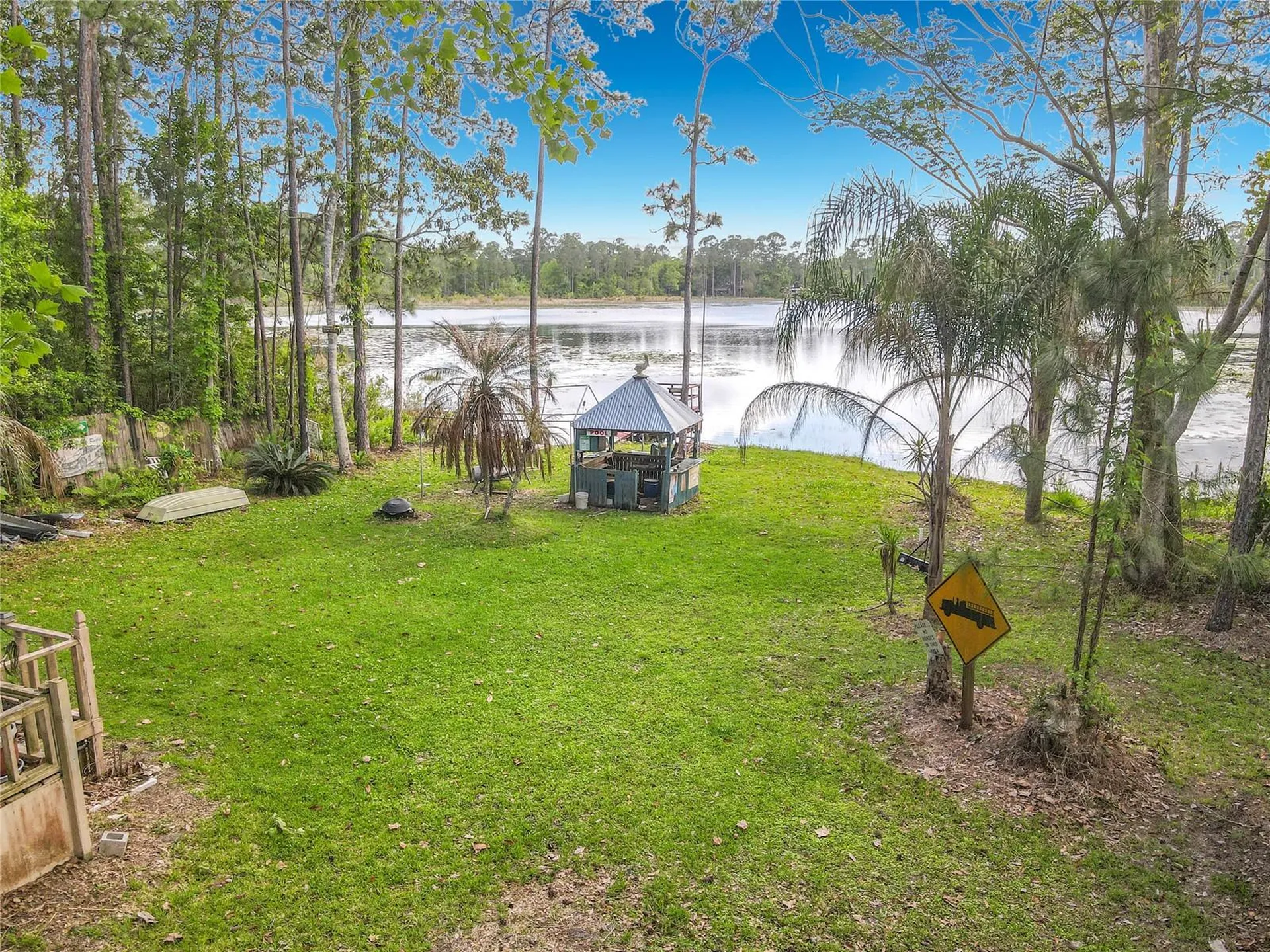 27912 Lake Avenue Paisley FL 32767