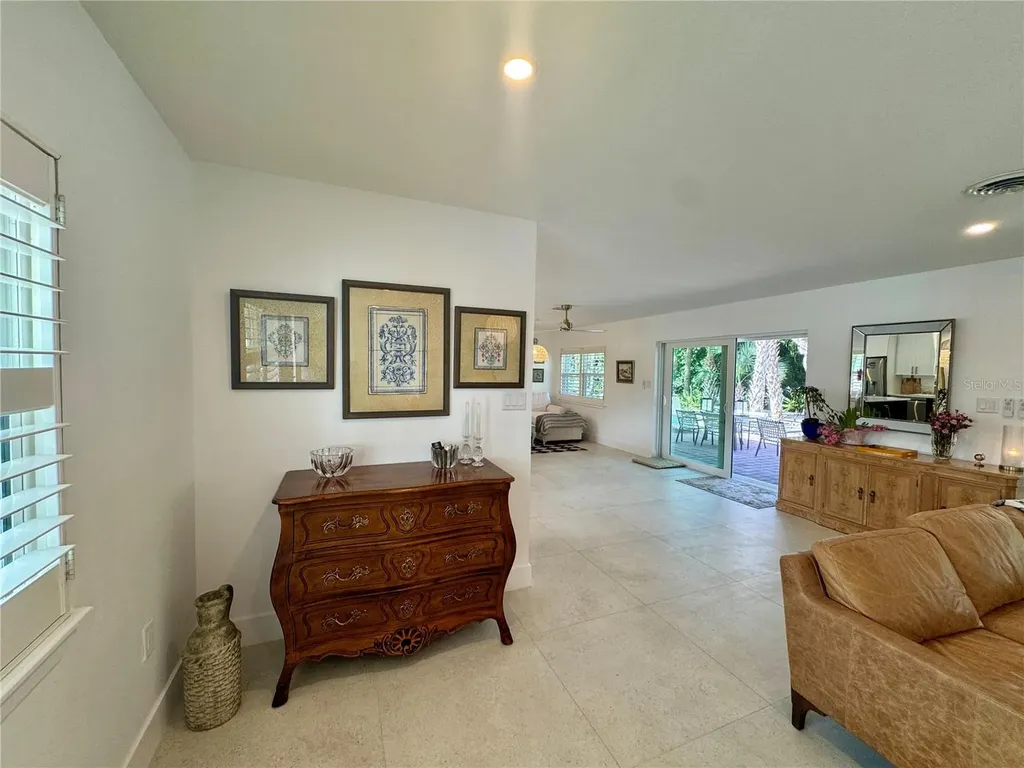 7372 Melaleuca Way Sarasota FL 34242