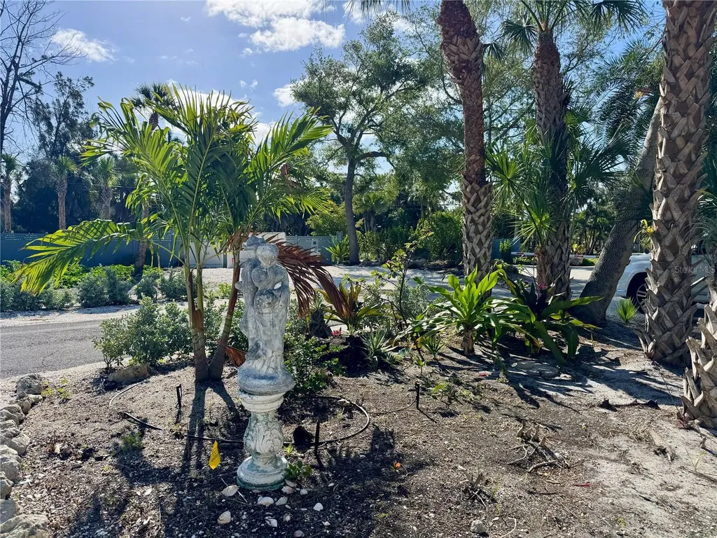 7372 Melaleuca Way Sarasota FL 34242