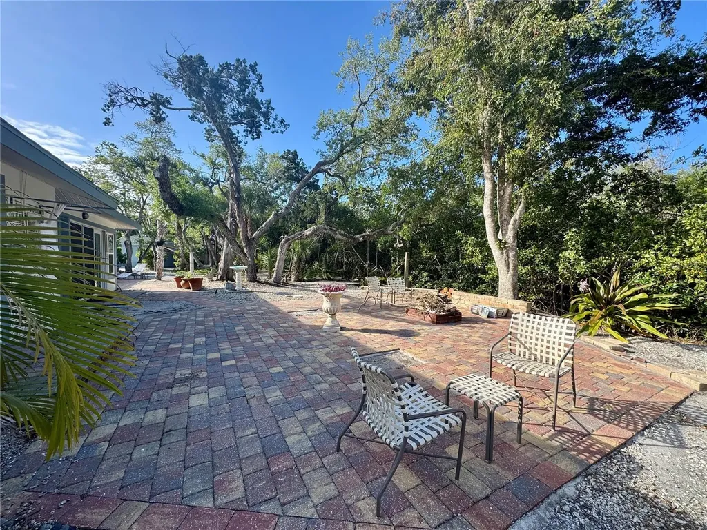 7372 Melaleuca Way Sarasota FL 34242
