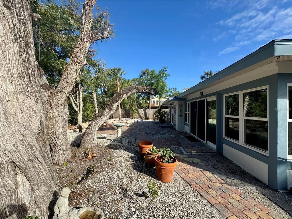 7372 Melaleuca Way Sarasota FL 34242
