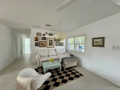 7372 Melaleuca Way Sarasota FL 34242
