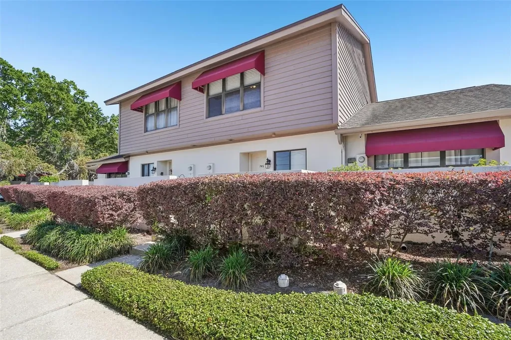 745 Oak Park Place Brandon FL 33511