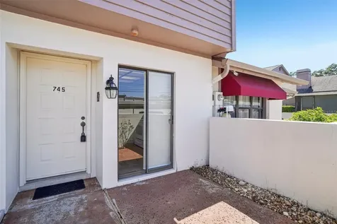 745 Oak Park Place Brandon FL 33511