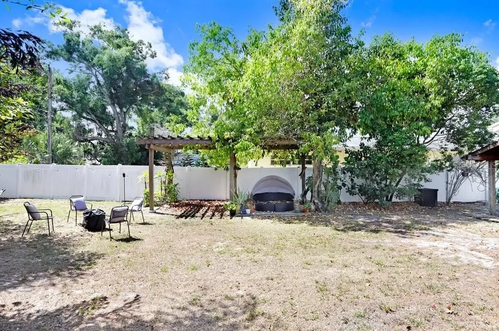 5347 10th Street N St Petersburg FL 33703
