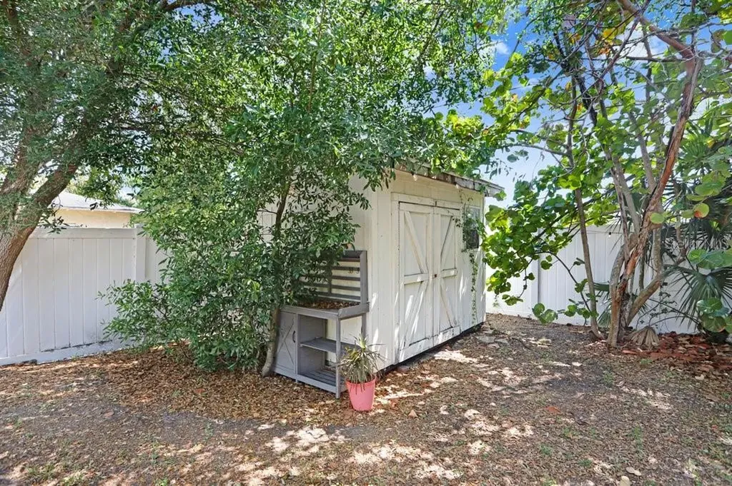 5347 10th Street N St Petersburg FL 33703