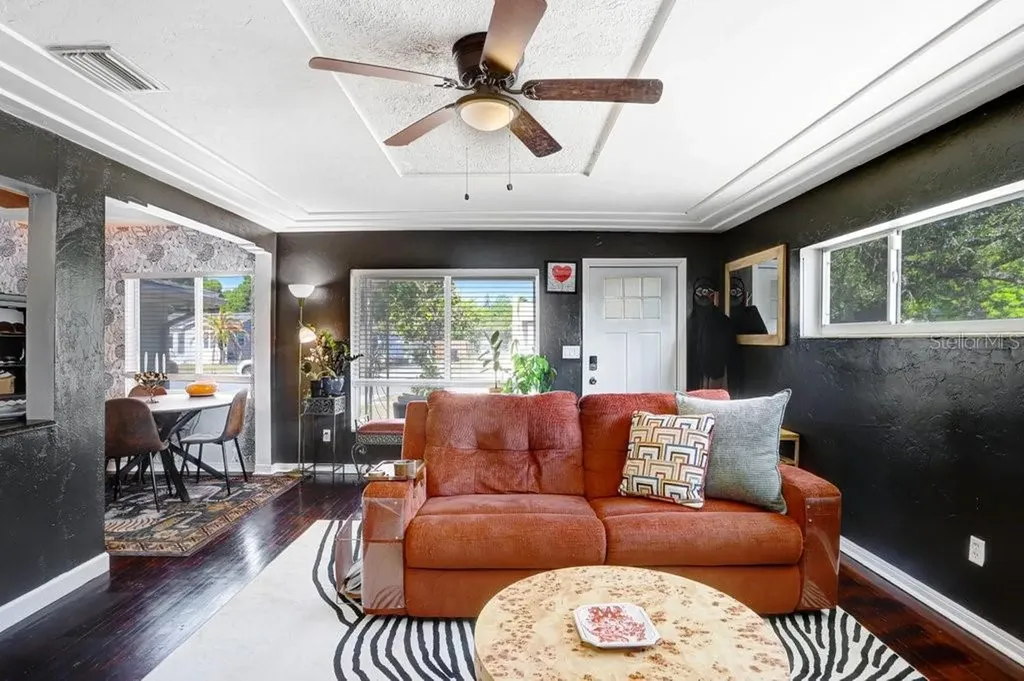 5347 10th Street N St Petersburg FL 33703