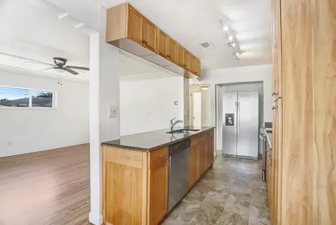 5347 10th Street N St Petersburg FL 33703