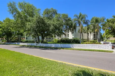 3325 Bayshore Boulevard Tampa FL 33629