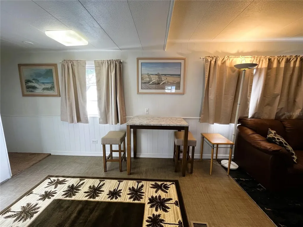 2113 Illinois Avenue Bradenton FL 34207
