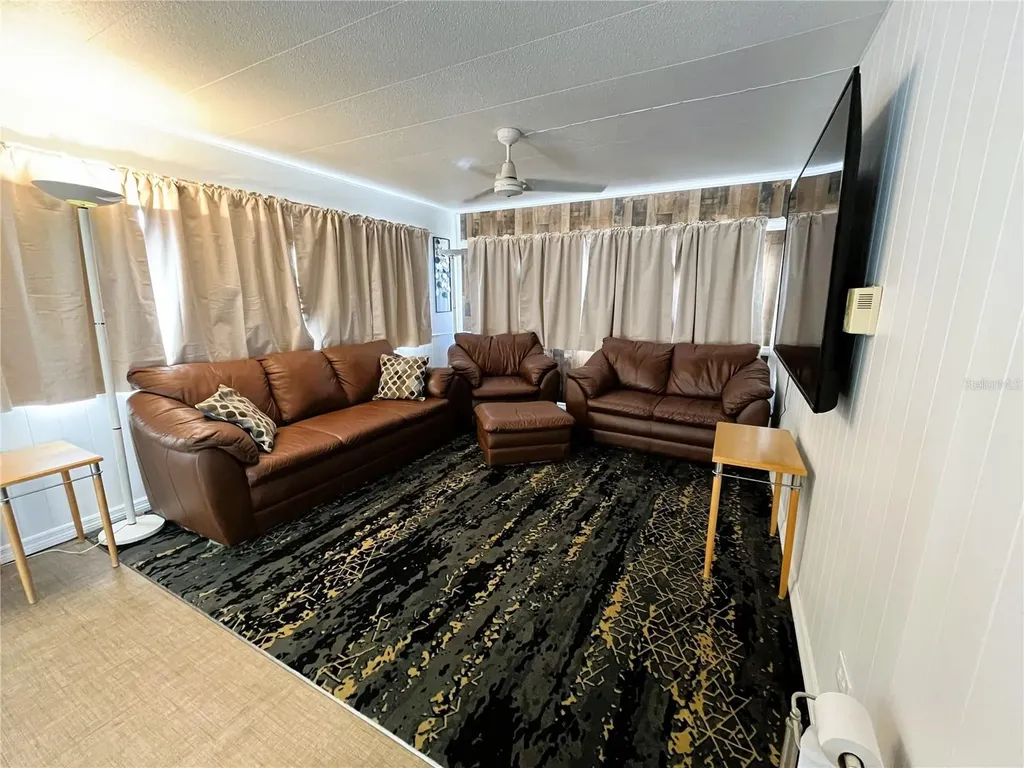2113 Illinois Avenue Bradenton FL 34207