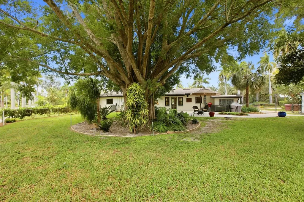 2706 Rhode Island Avenue Fort Myers FL 33916