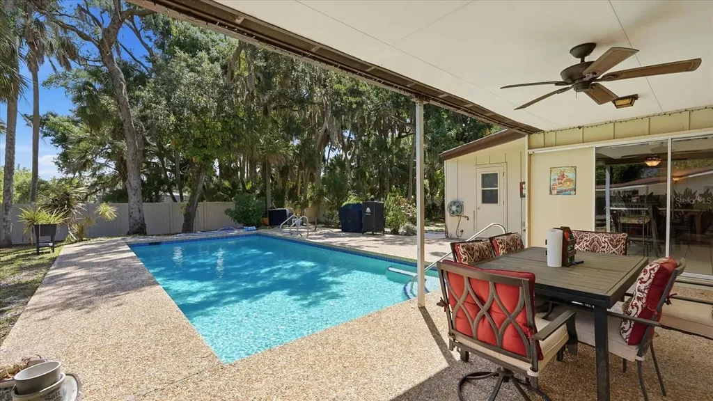1929 Par Place Sarasota FL 34240