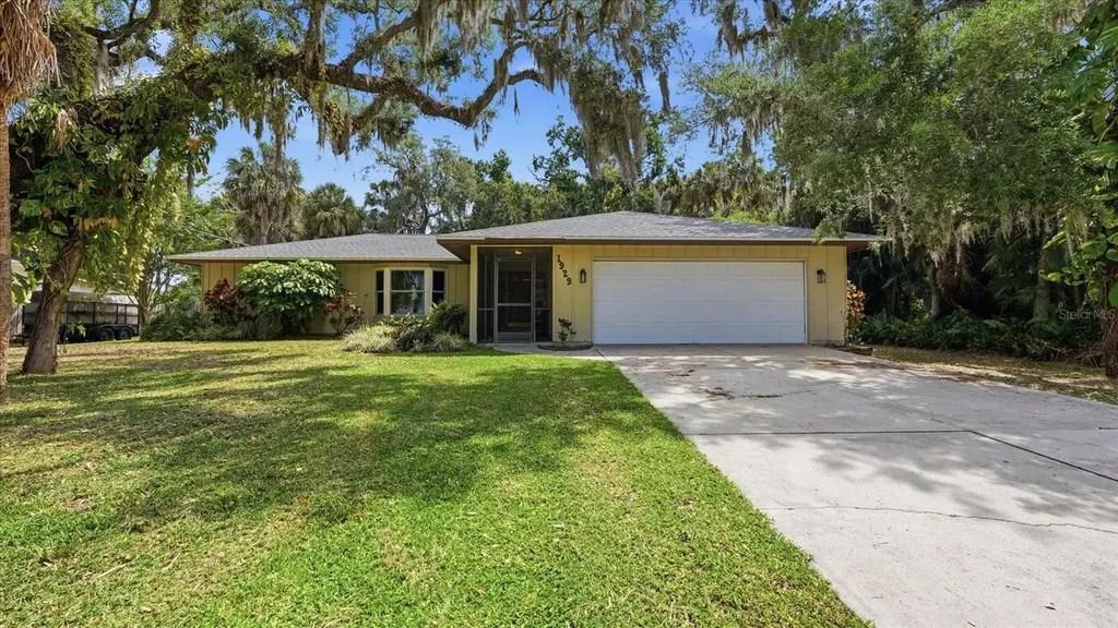 1929 Par Place Sarasota FL 34240