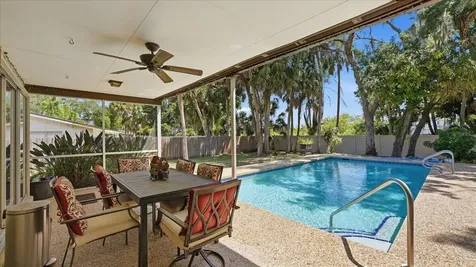 1929 Par Place Sarasota FL 34240
