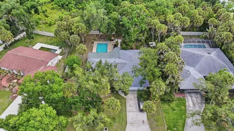 1929 Par Place Sarasota FL 34240