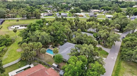 1929 Par Place Sarasota FL 34240