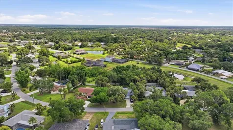 1929 Par Place Sarasota FL 34240