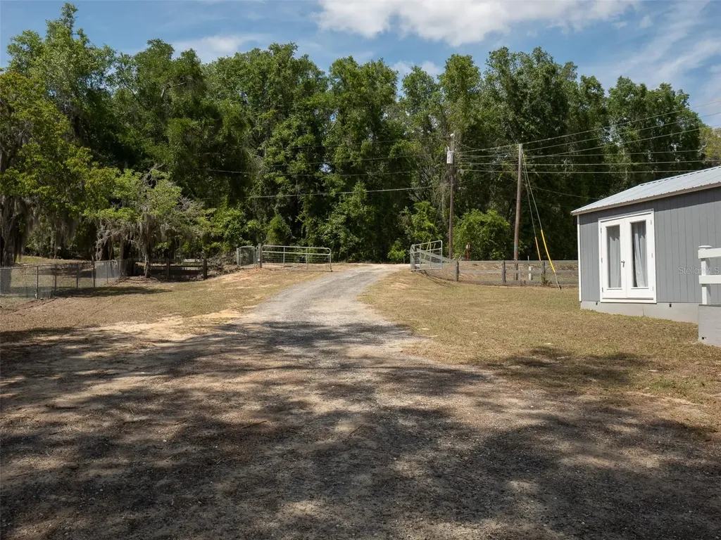 8491 Lilly Lake Road Melrose FL 32666