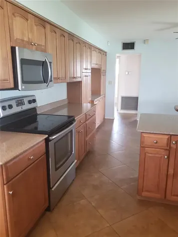 714 Indian Wells Avenue Sun City Center FL 33573
