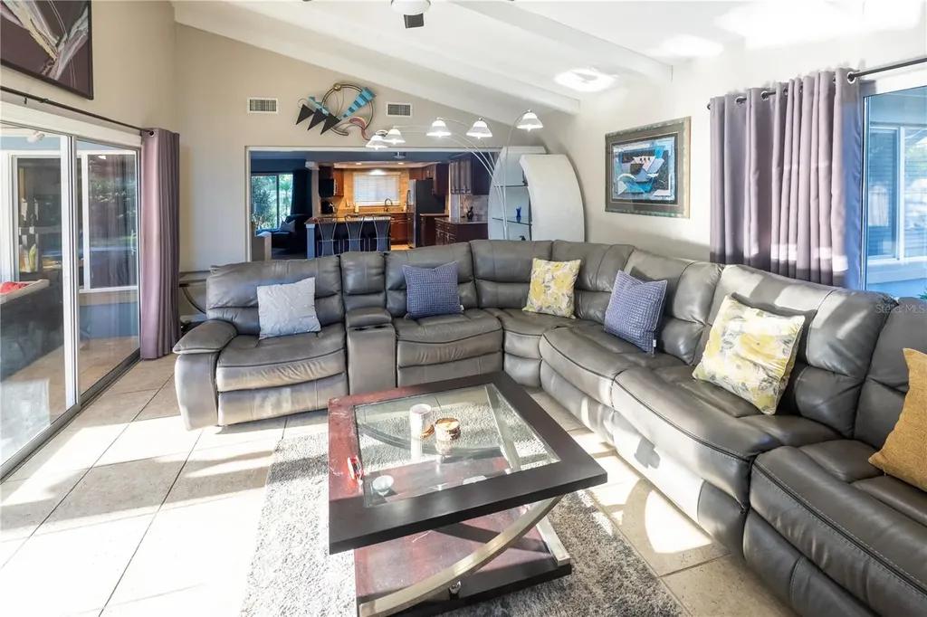33 Southwind Drive Belleair Bluffs FL 33770
