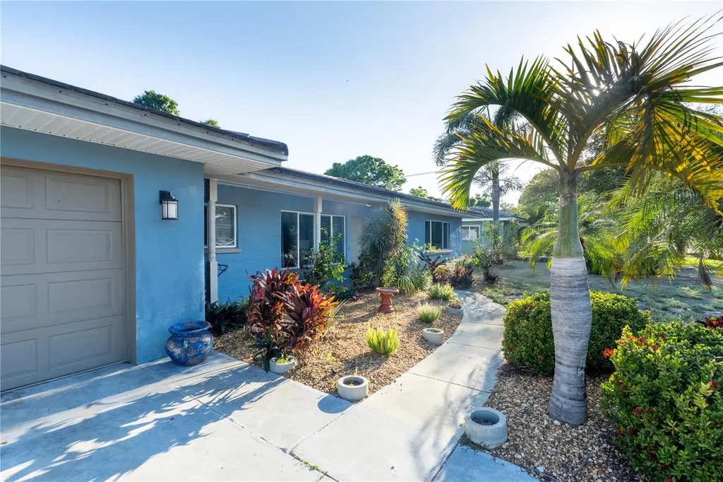 33 Southwind Drive Belleair Bluffs FL 33770