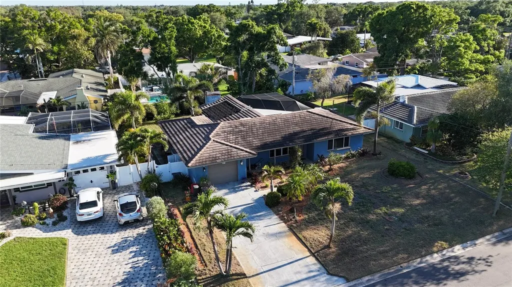 33 Southwind Drive Belleair Bluffs FL 33770