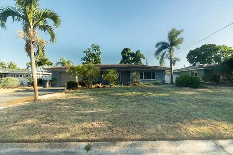 33 Southwind Drive Belleair Bluffs FL 33770