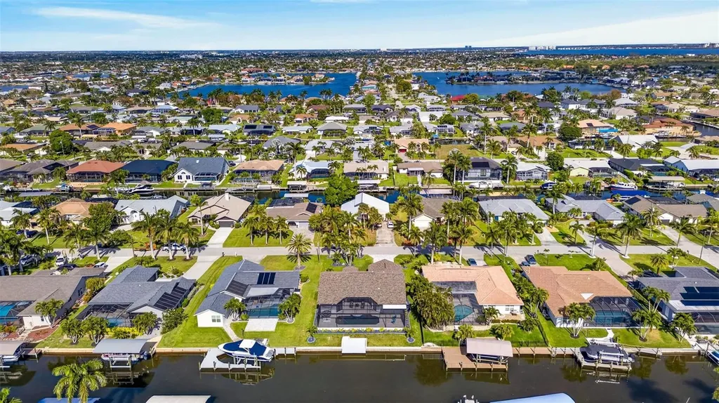 5312 SW 9th Place Cape Coral FL 33914