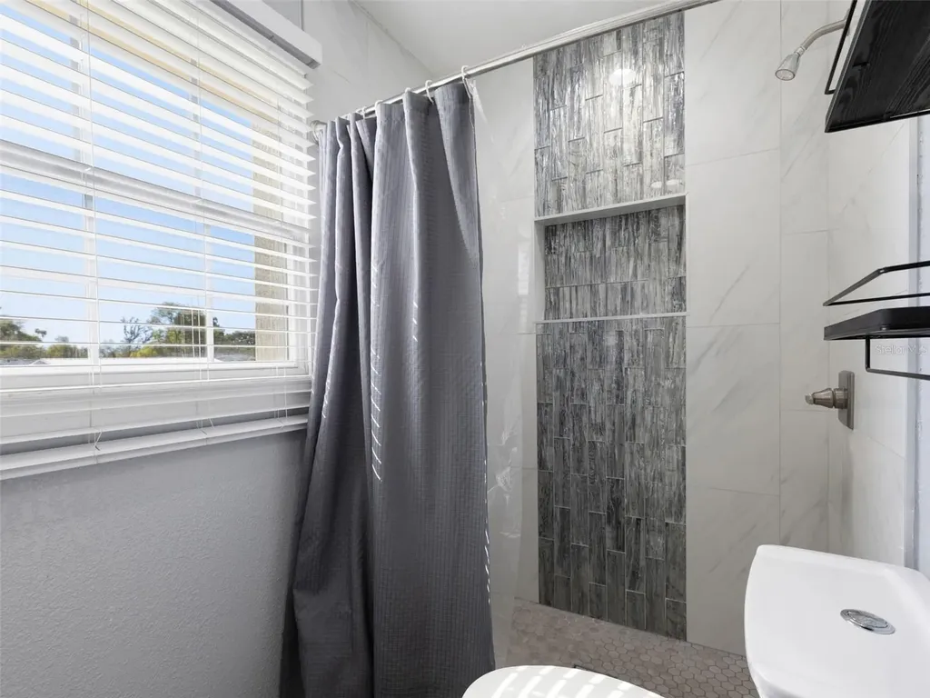 5209 Lloyd Street Seffner FL 33584